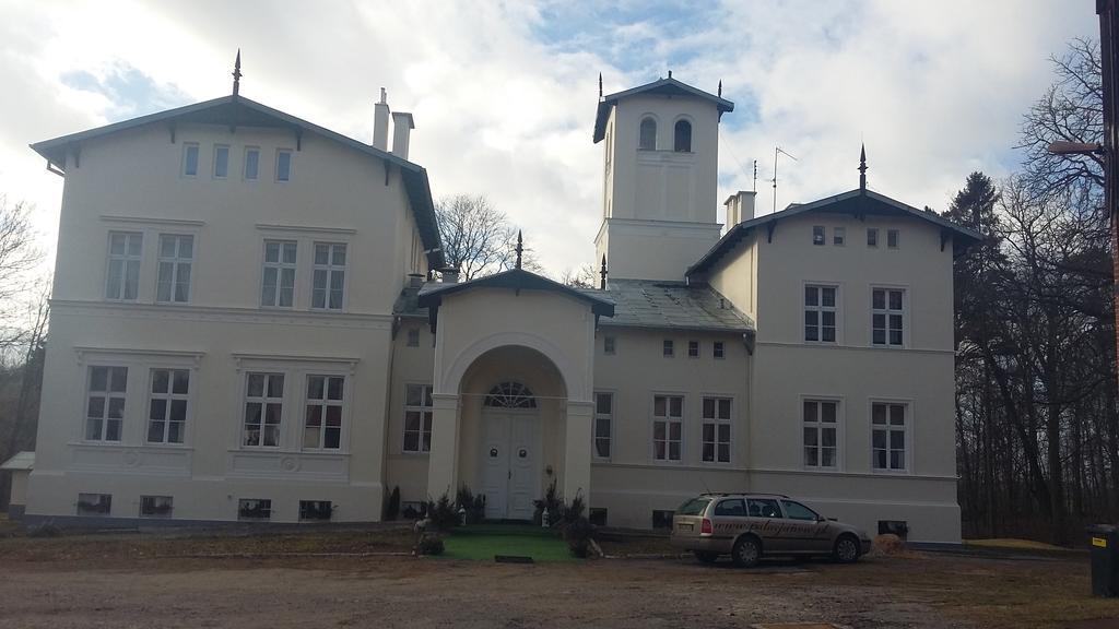 Agroturystyka "Palac W Janowie" Экстерьер фото