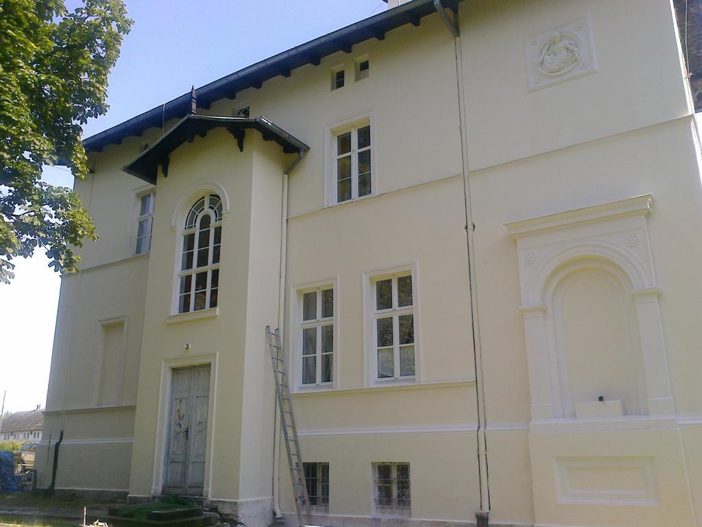 Agroturystyka "Palac W Janowie" Экстерьер фото